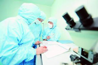 从拜耳备受争议的收购打算，看全球造药巨头的转型方式