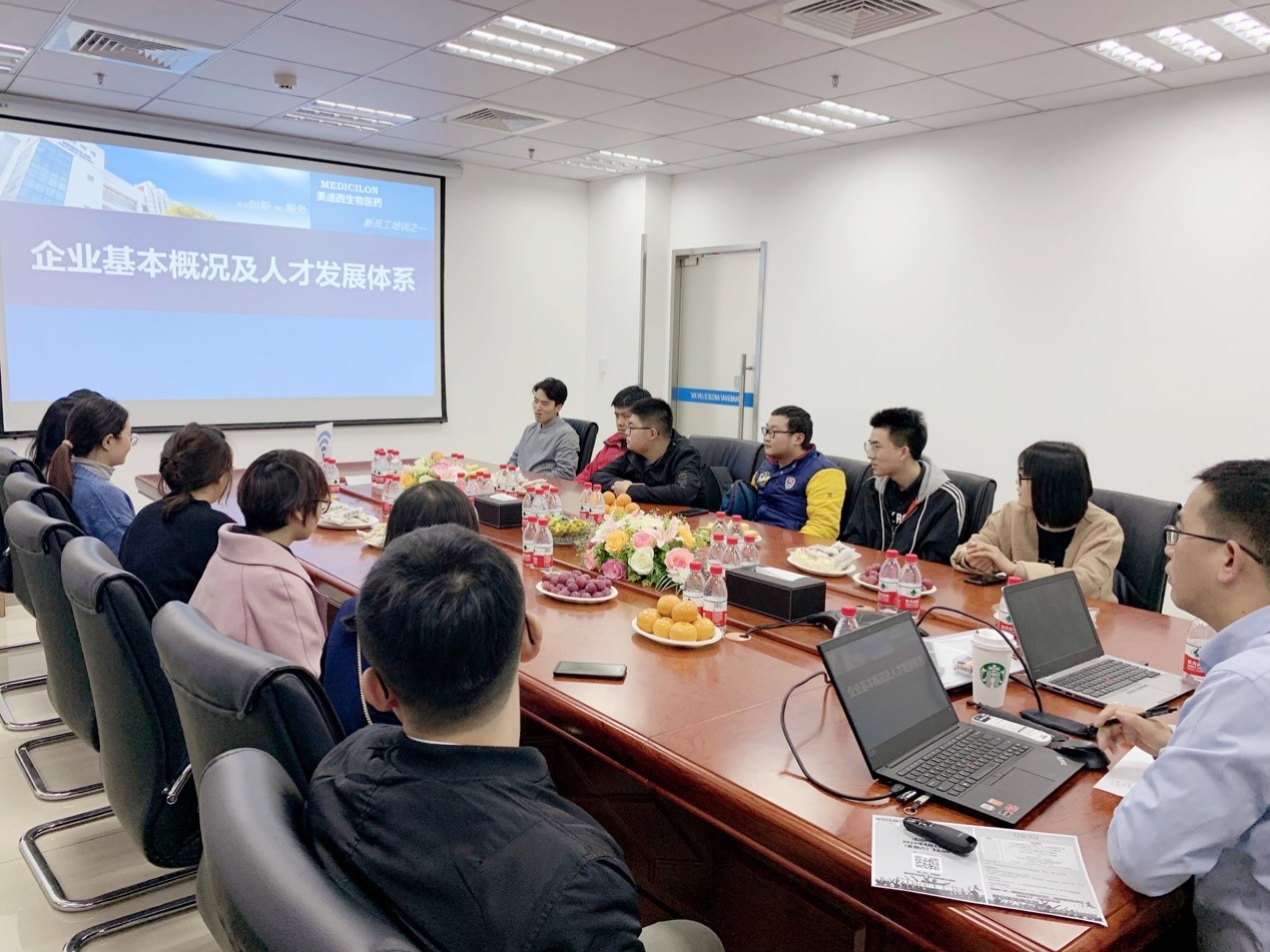 走进J9集团，与学子共话成长